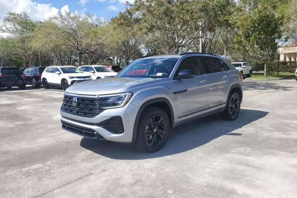 2025 Volkswagen Atlas Cross Sport SEL R-Line photo 1