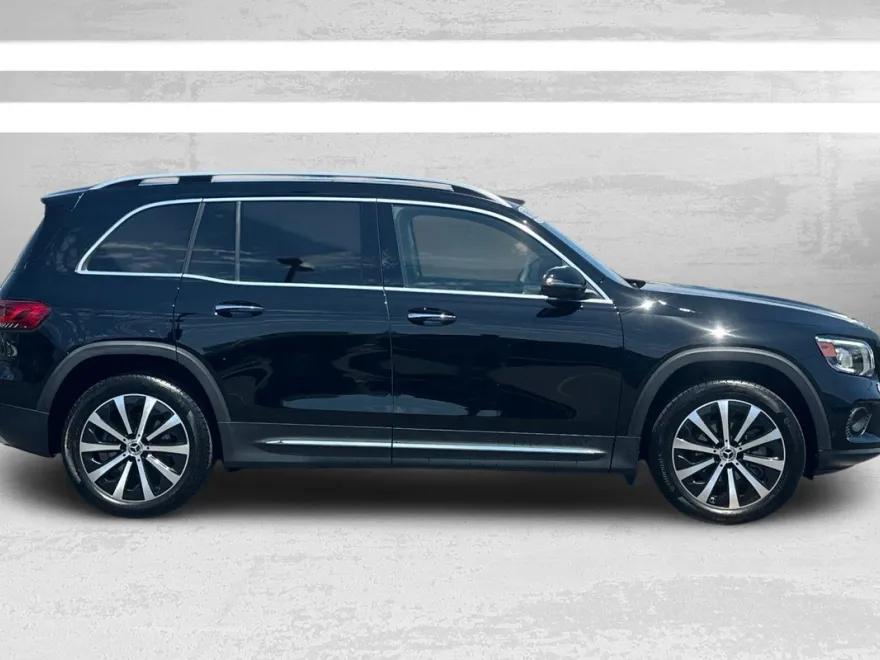 2023 Mercedes Benz GLB 250 4MATIC photo 1