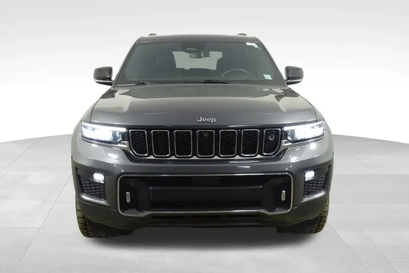 2022 Jeep Grand Cherokee Overland photo 1