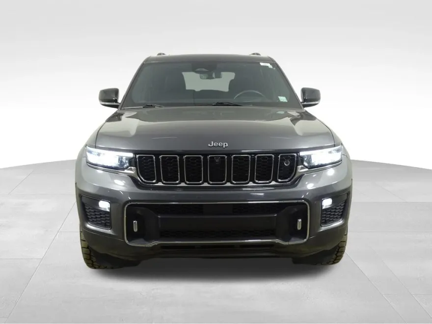 2022 Jeep Grand Cherokee Overland photo 1