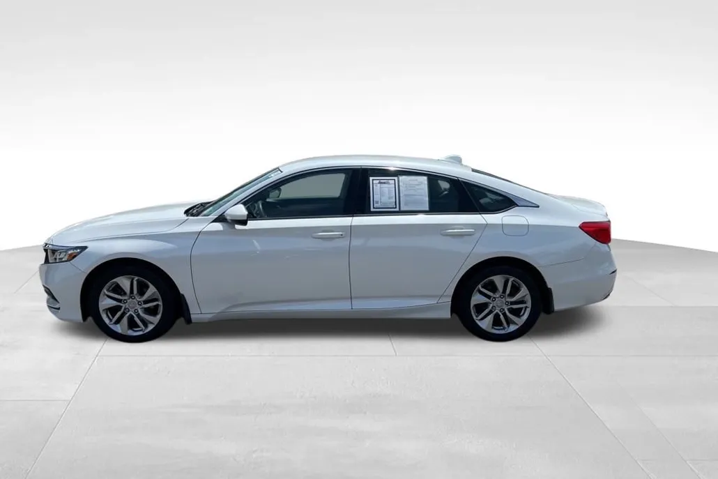 2018 Honda Accord LX 1.5T photo 1