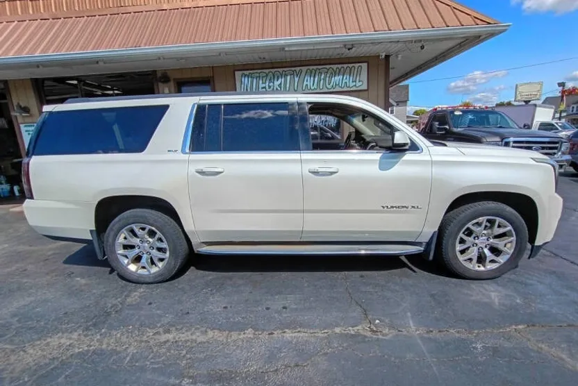 2015 Gmc Yukon XL SLT photo 1