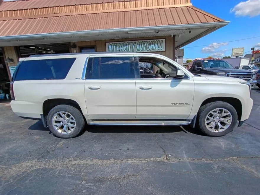 2015 Gmc Yukon XL SLT photo 1
