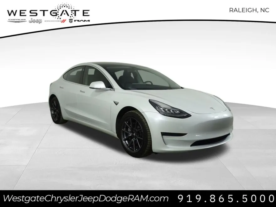 2019 Tesla Model 3 Standard Range Plus photo 1