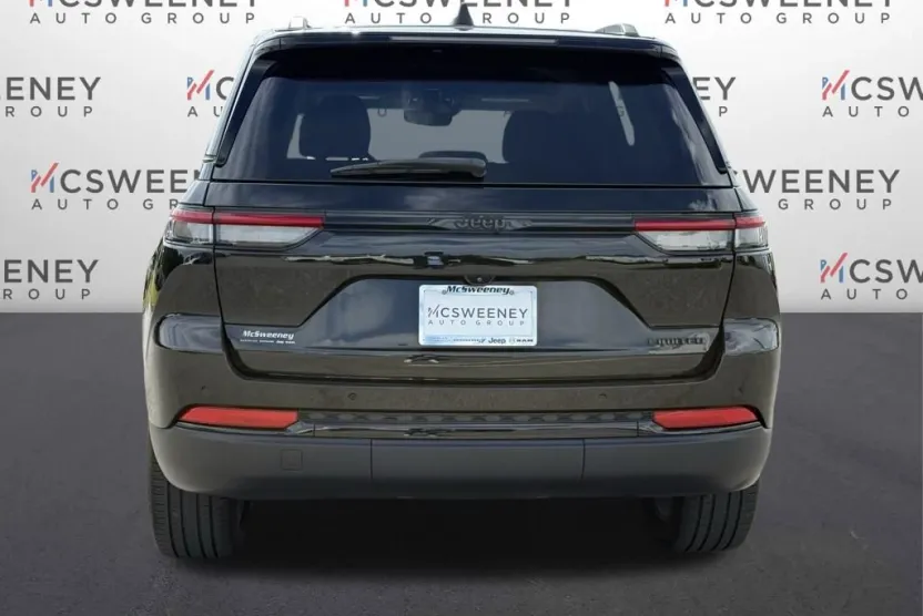 2023 Jeep Grand Cherokee Limited photo 1