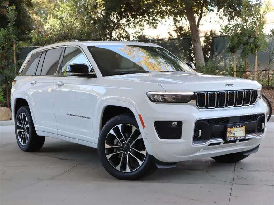 2023 Jeep Grand Cherokee Overland photo 1