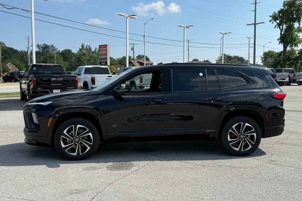 2026 Buick Enclave Sport Touring photo 1