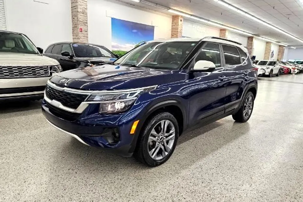 2021 Kia Seltos S photo 1
