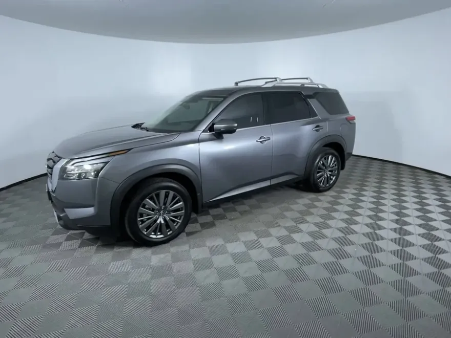 2025 Nissan Pathfinder SL photo 1