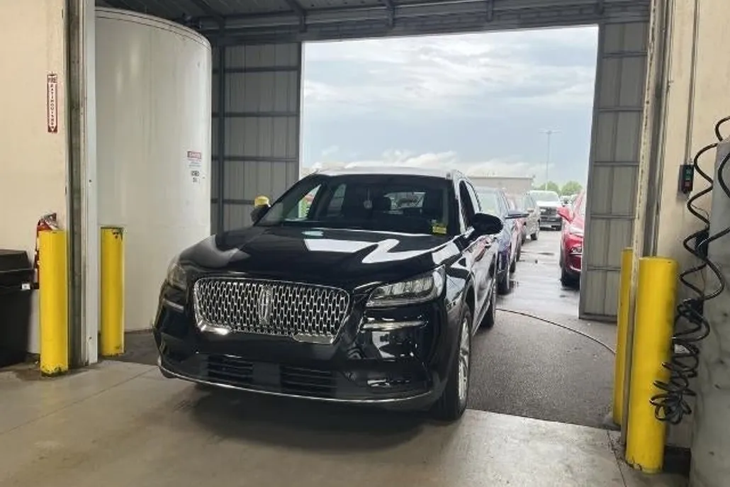 2022 Lincoln Corsair Standard photo 1