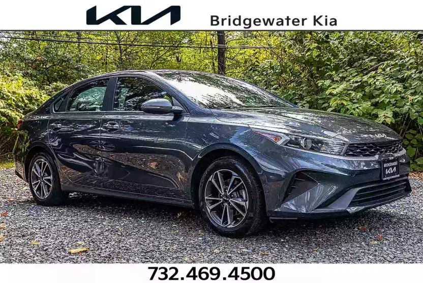 2023 Kia Forte LXS photo 1