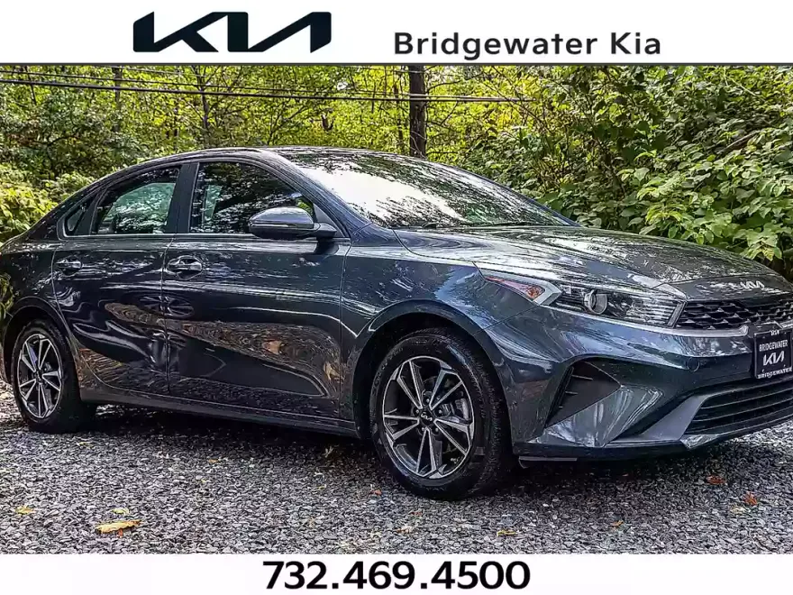 2023 Kia Forte LXS photo 1