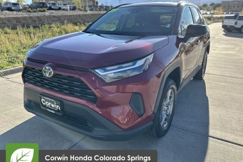 2023 Toyota RAV4 Hybrid LE photo 1