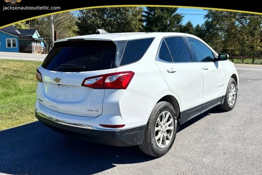 2018 Chevrolet Equinox LT photo 1