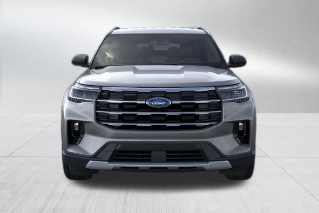 2025 Ford Explorer photo 1