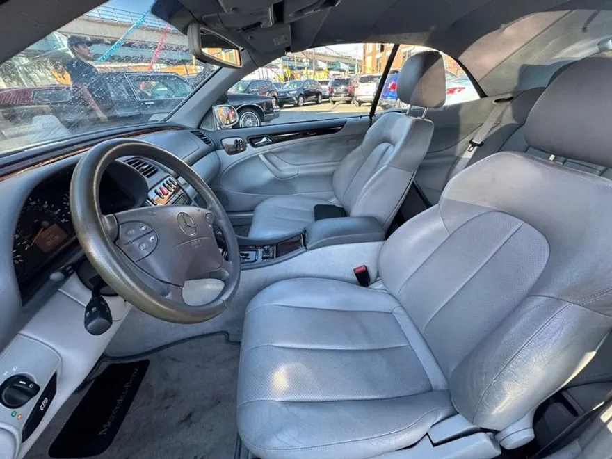 2003 Mercedes Benz CLK 320 photo 1