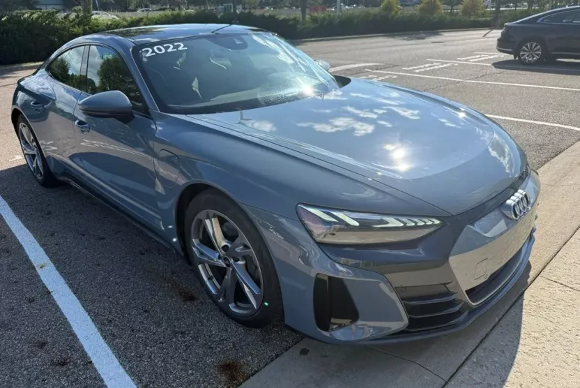 2022 Audi e-tron GT Premium Plus photo 1