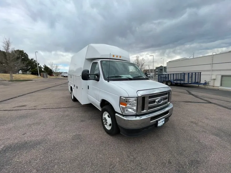 2024 Ford E-350 Base photo 1