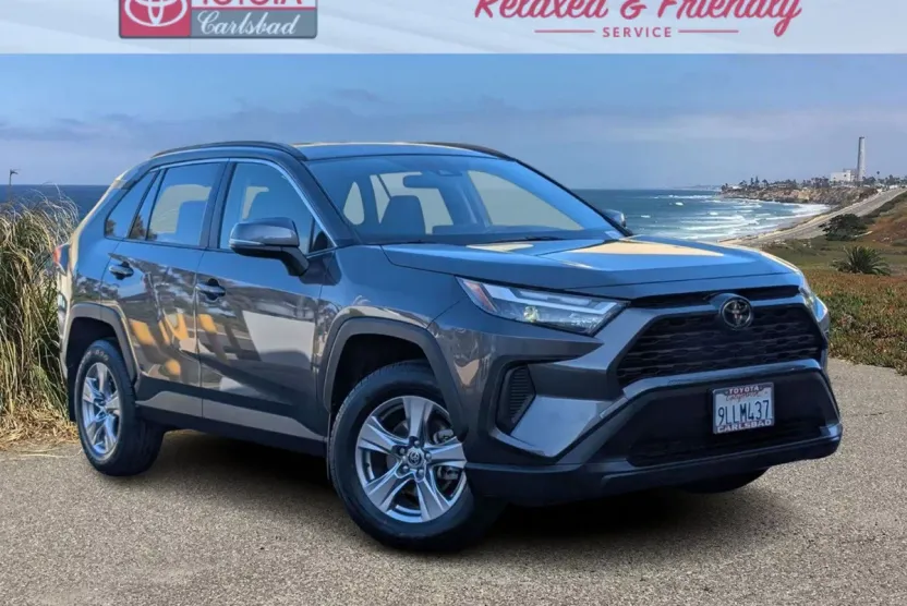 2024 Toyota RAV4 XLE photo 1