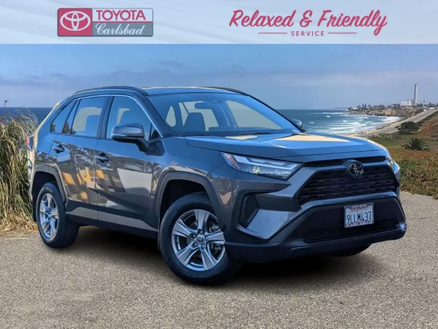 2024 Toyota RAV4 XLE photo 1