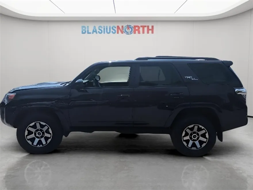 2024 Toyota 4Runner TRD Off-Road photo 1