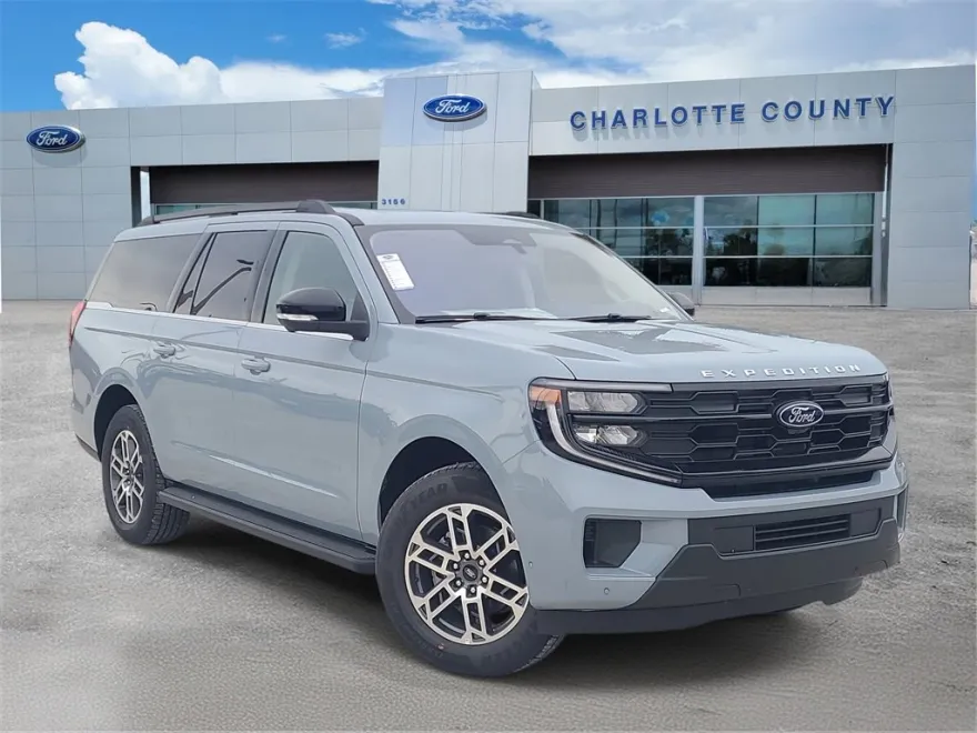 2025 Ford Expedition MAX photo 1