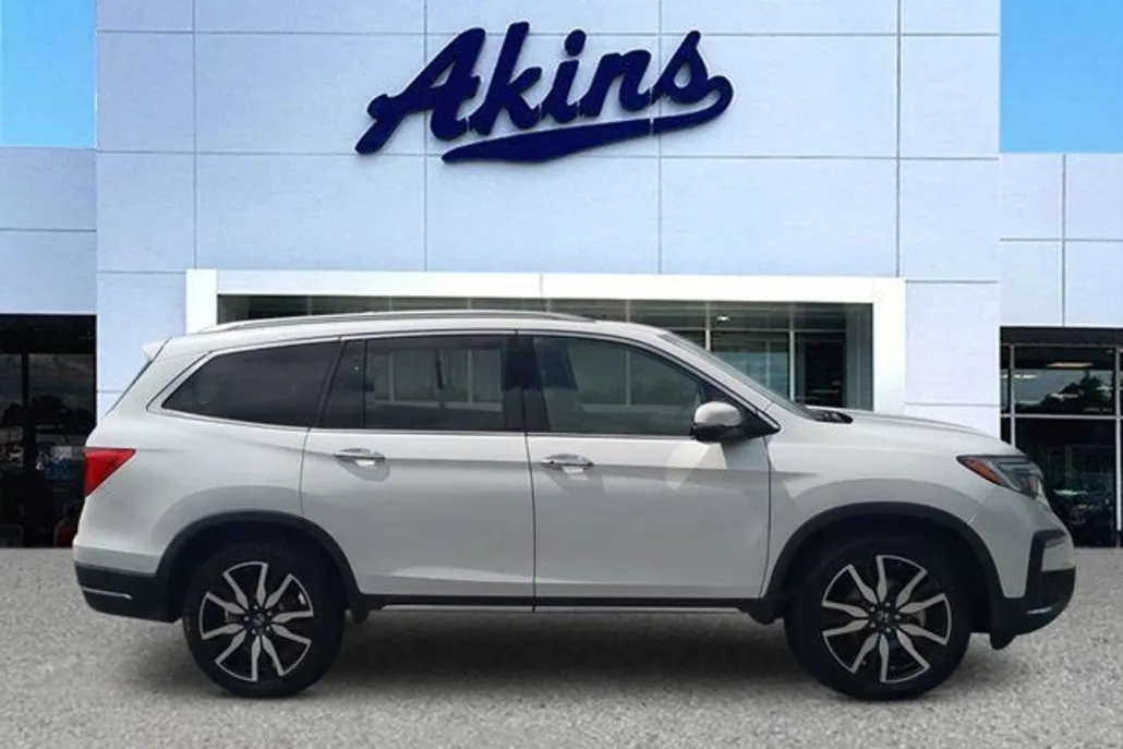2022 Honda Pilot Touring photo 1