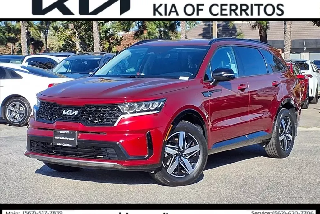 2023 Kia Sorento S photo 1