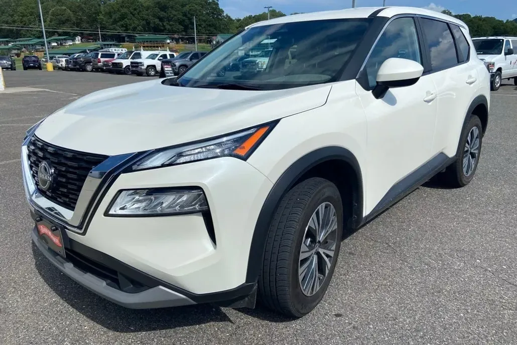 2023 Nissan Rogue SV photo 1
