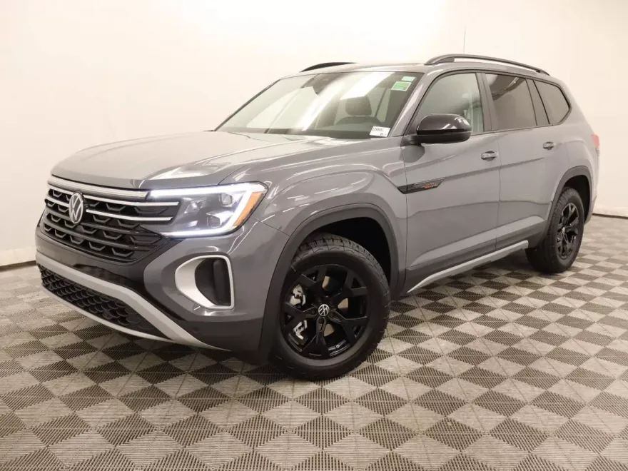 2026 Volkswagen Atlas Peak Edition SE photo 1