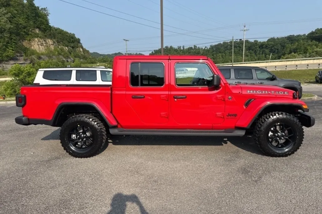 2025 Jeep Gladiator Willys photo 1