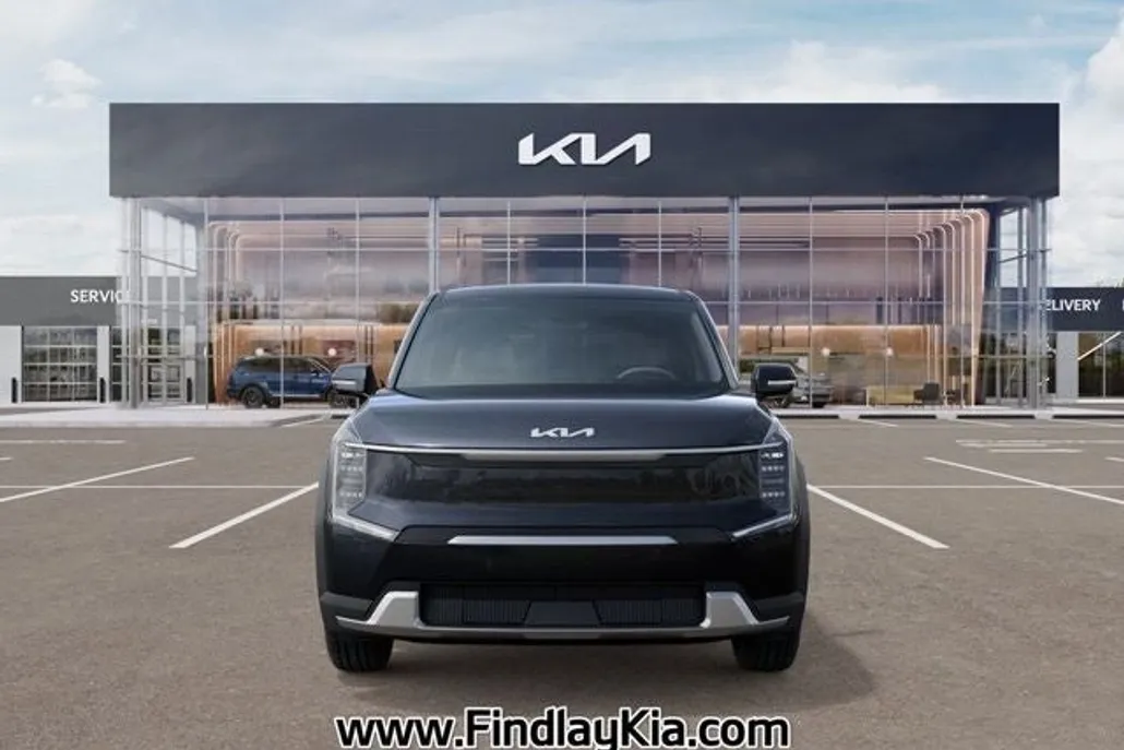 2026 Kia EV9 Light Long Range photo 1