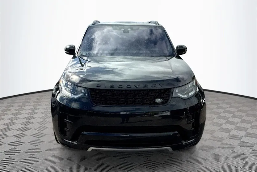 2020 Land Rover Discovery Landmark photo 1