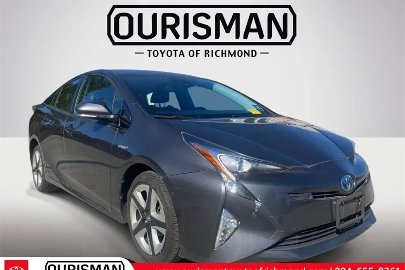 2018 Toyota Prius Three Touring photo 1