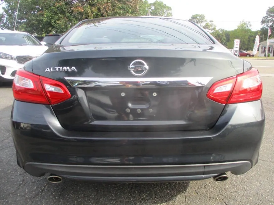 2017 Nissan Altima 2.5 SV photo 1