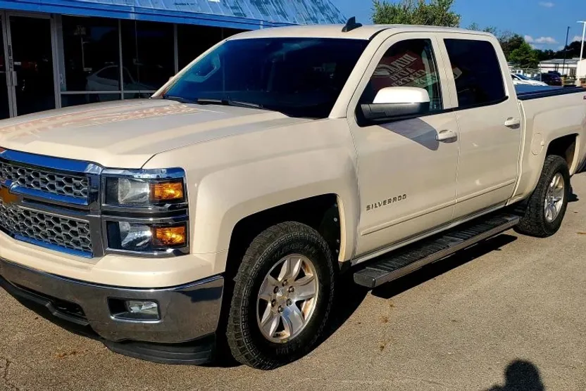 2015 Chevrolet Silverado 1500 LT photo 1