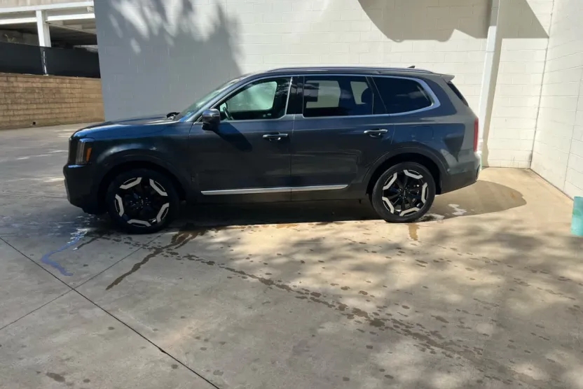 2023 Kia Telluride S photo 1