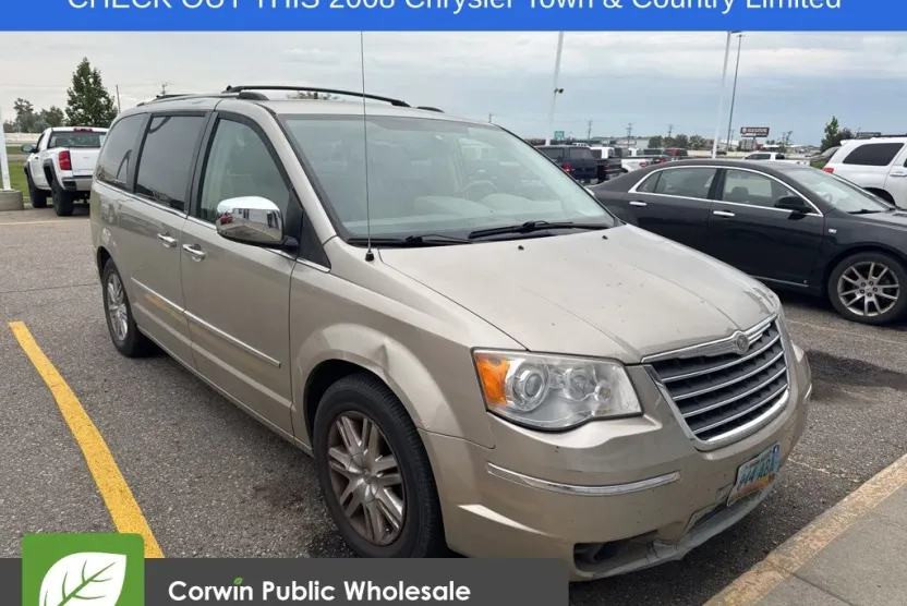 2008 Chrysler Town & Country Limited photo 1