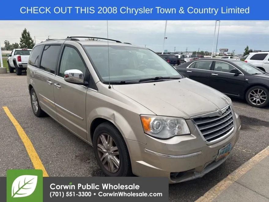 2008 Chrysler Town & Country Limited photo 1