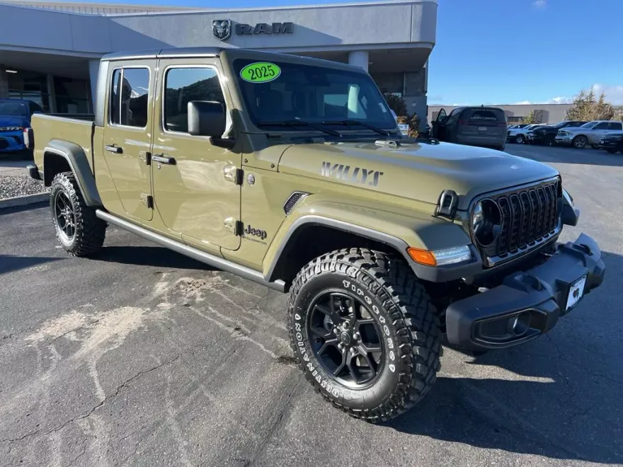 2025 Jeep Gladiator Willys photo 1