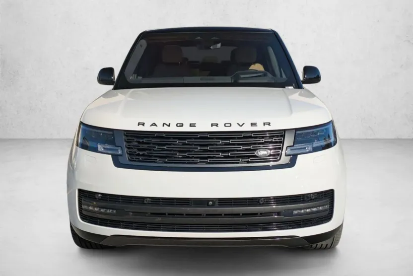 2023 Land Rover Range Rover SE photo 1