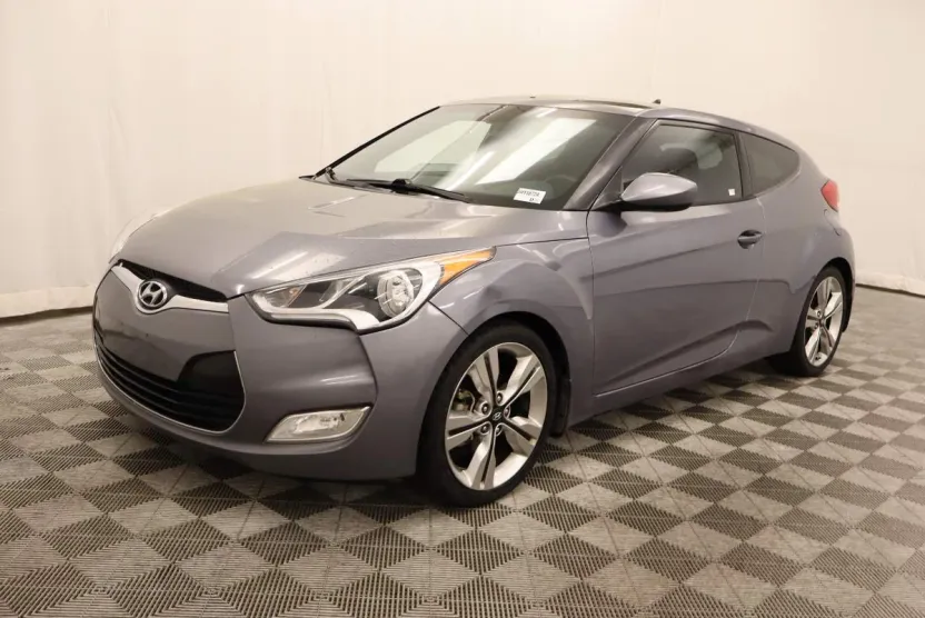 2017 Hyundai Veloster Value Edition photo 1