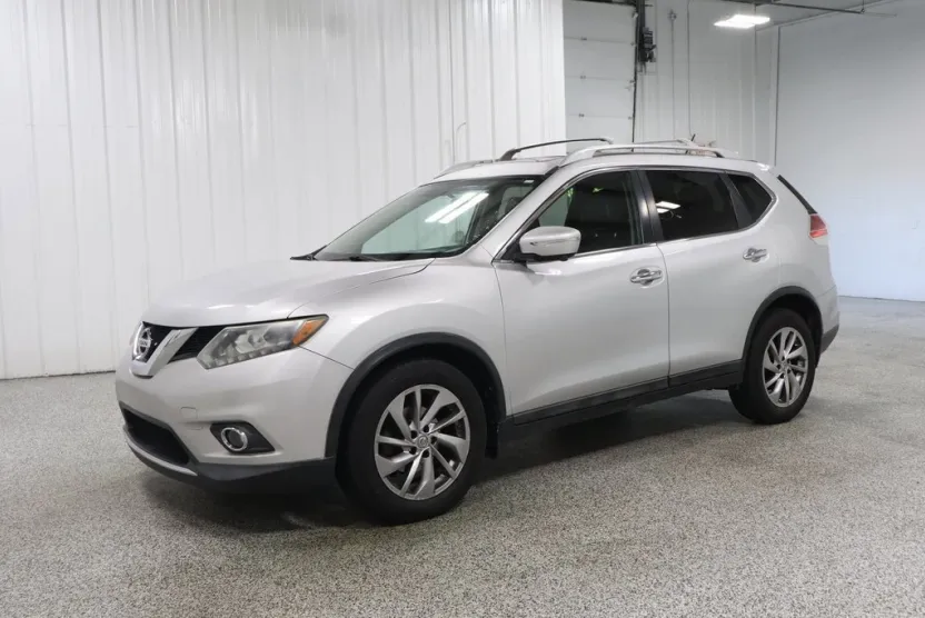 2015 Nissan Rogue SL photo 1