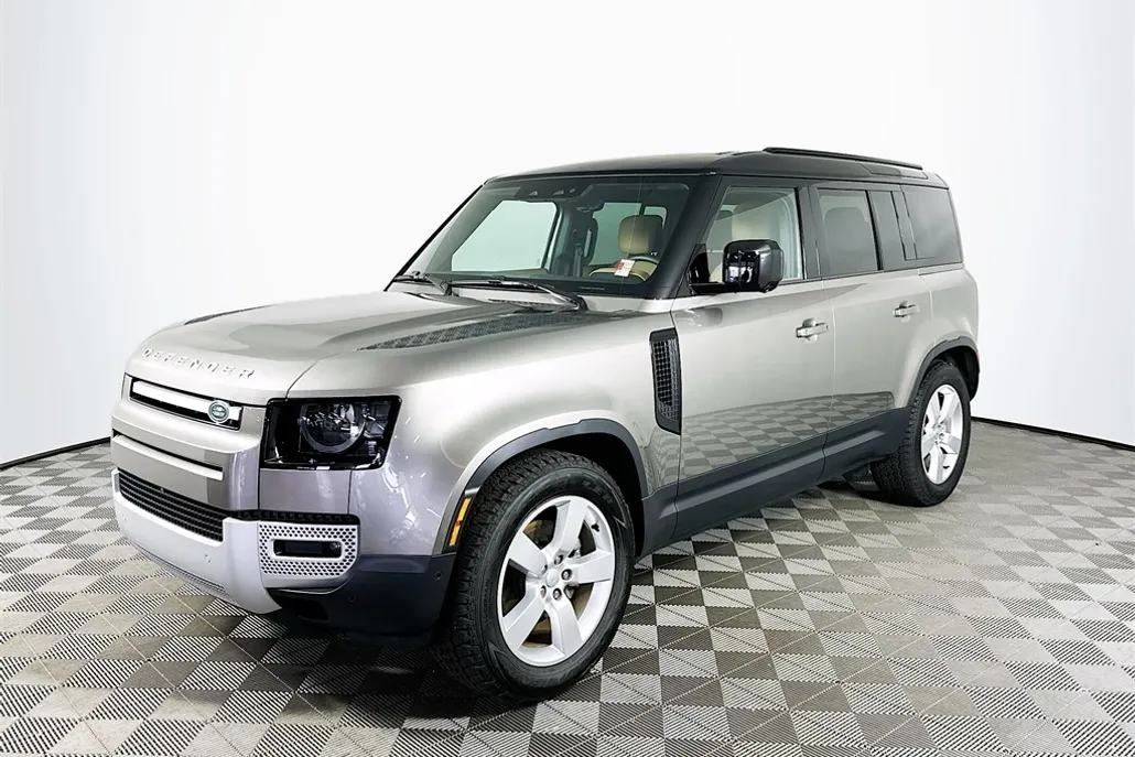 2025 Land Rover Defender 110 S photo 1