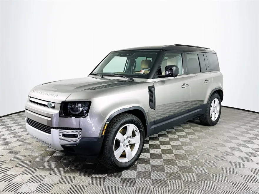 2025 Land Rover Defender 110 S photo 1