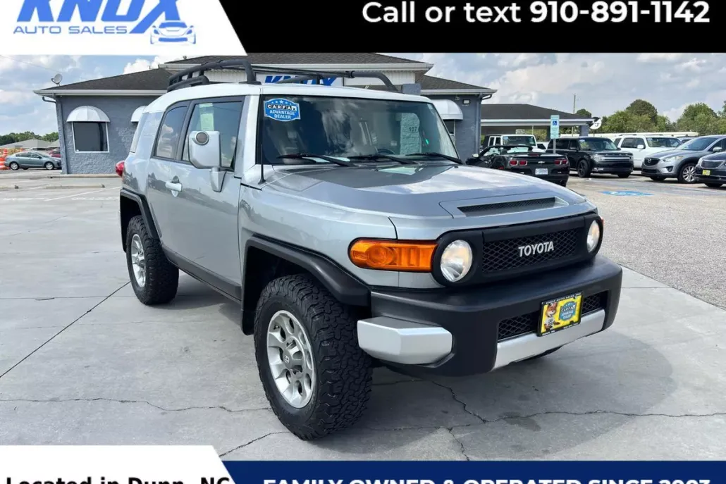 2012 Toyota FJ Cruiser Base photo 1