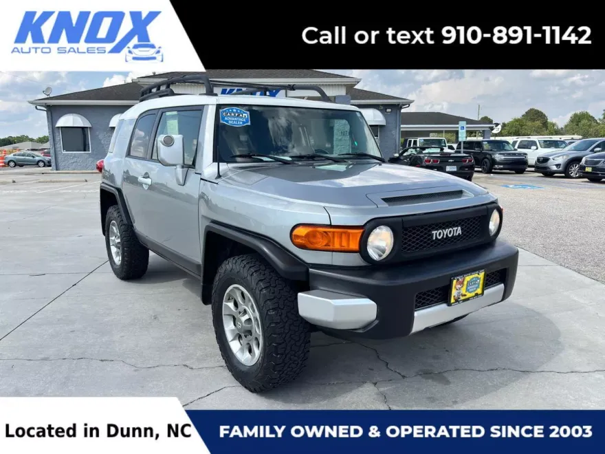 2012 Toyota FJ Cruiser Base photo 1