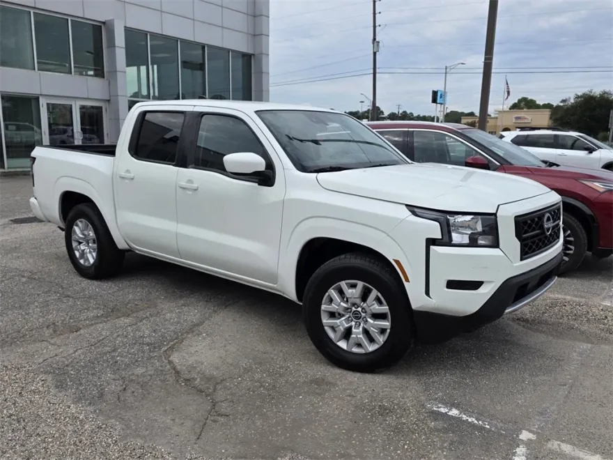 2023 Nissan Frontier SV photo 1