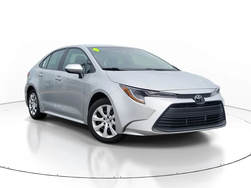 2024 Toyota Corolla LE photo 1