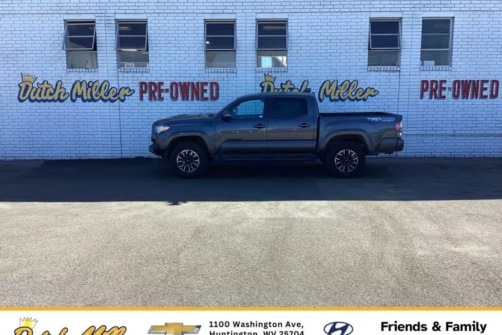 2022 Toyota Tacoma TRD Sport photo 1